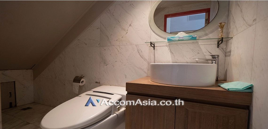 24  2 br House For Rent in Sukhumvit ,Bangkok BTS Phrom Phong AA26736