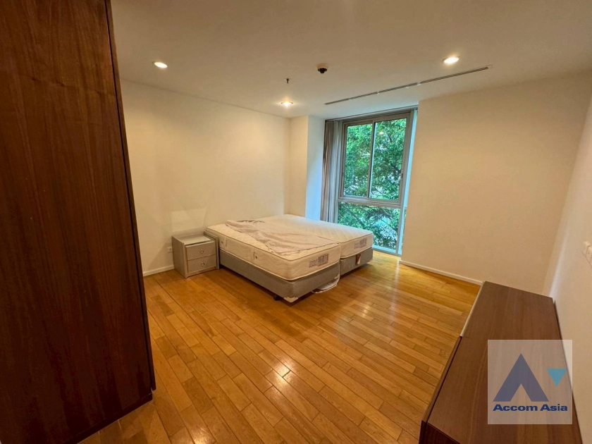 22  3 br Condominium for rent and sale in Silom ,Bangkok BTS Sala Daeng - MRT Silom at The Legend Saladaeng AA26739