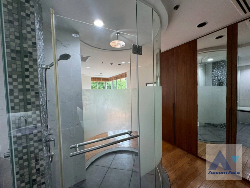31  3 br Condominium for rent and sale in Silom ,Bangkok BTS Sala Daeng - MRT Silom at The Legend Saladaeng AA26739
