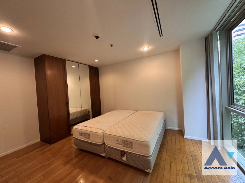 25  3 br Condominium for rent and sale in Silom ,Bangkok BTS Sala Daeng - MRT Silom at The Legend Saladaeng AA26739