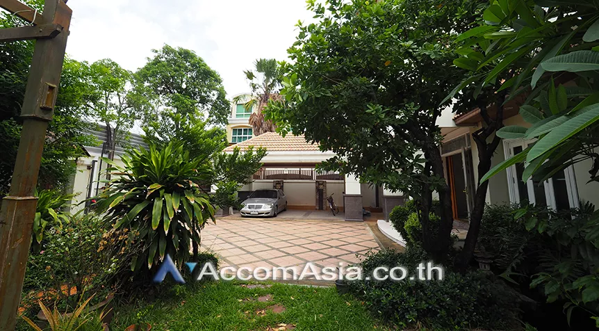 20  4 br House For Sale in Charoenkrung ,Bangkok BTS Surasak - BRT Charoenrat at House  in Compound AA26745