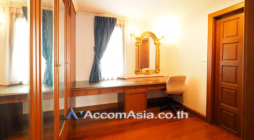 8  4 br House For Sale in Charoenkrung ,Bangkok BTS Surasak - BRT Charoenrat at House  in Compound AA26745