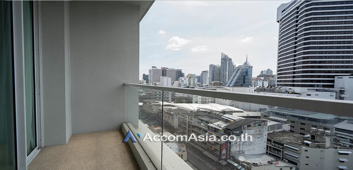  2 Bedrooms  Apartment For Rent in Sukhumvit, Bangkok  near BTS Ploenchit (AA26747)