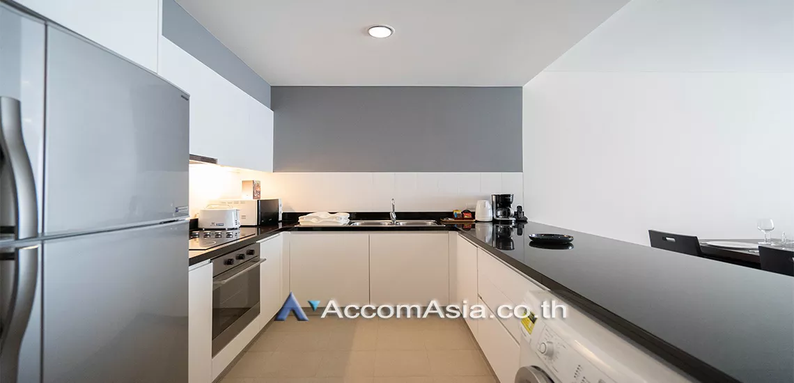 unit 2 Bedrooms  Apartment For Rent in Sukhumvit, Bangkok  near BTS Ploenchit (AA26747)