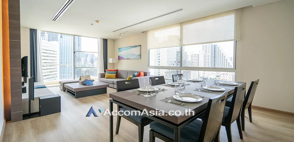 3 Bedrooms  Apartment For Rent in Sukhumvit, Bangkok  near BTS Ploenchit (AA26748)