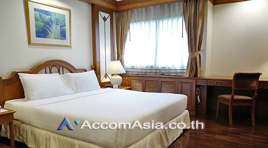  1 Bedroom  Apartment For Rent in Ploenchit, Bangkok  near BTS Ploenchit (AA26759)