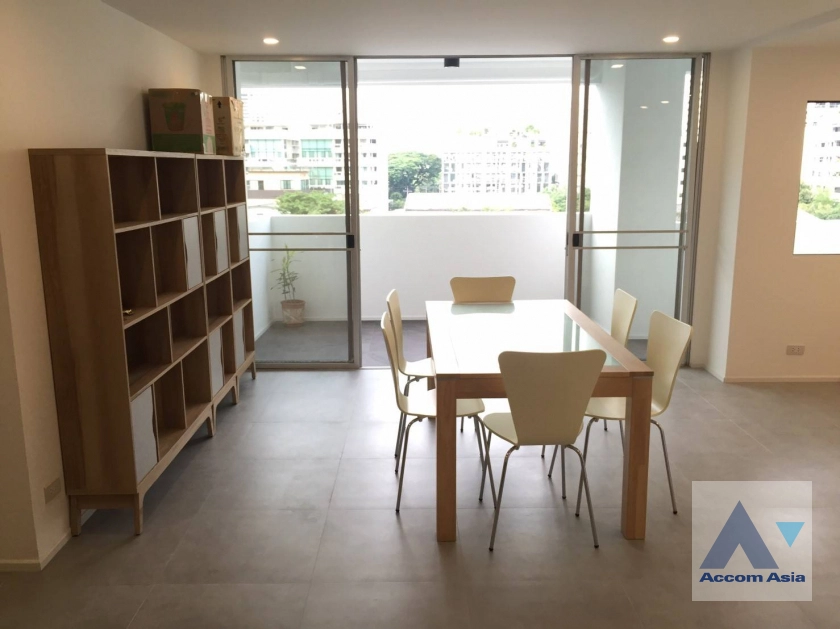 unit 3 Bedrooms  Condominium For Rent in Sukhumvit, Bangkok  near BTS Phrom Phong (AA26795)