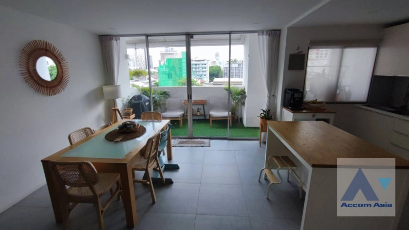 unit 3 Bedrooms  Condominium For Rent in Sukhumvit, Bangkok  near BTS Phrom Phong (AA26795)