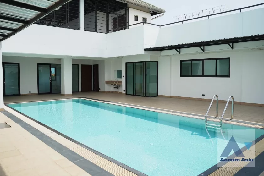 13  7 br House For Rent in pattanakarn ,Bangkok  AA26801