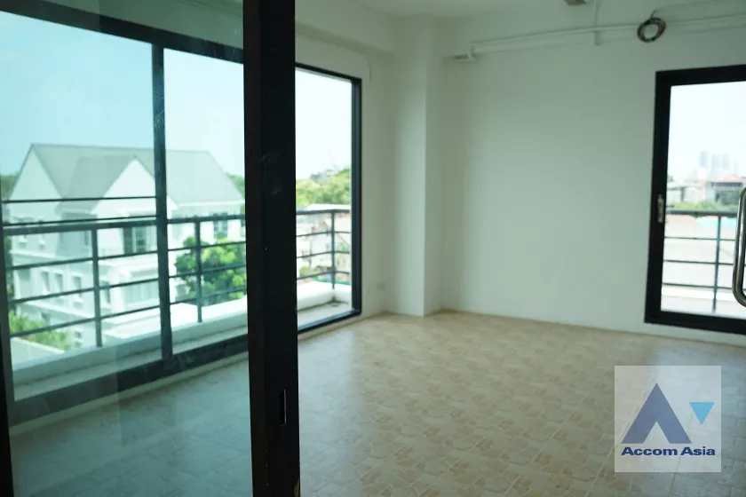 16  7 br House For Rent in pattanakarn ,Bangkok  AA26801