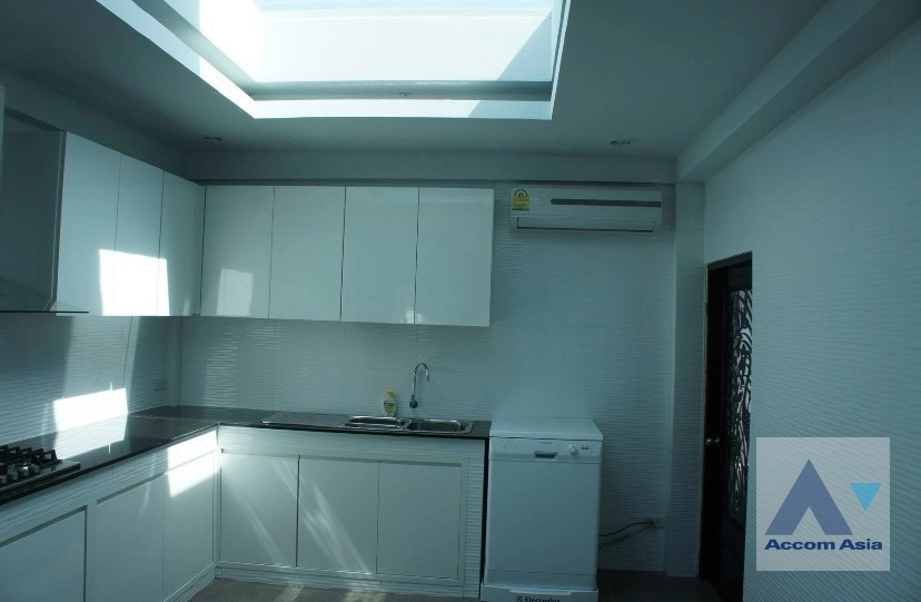 8  3 br House for rent and sale in Pattanakarn ,Bangkok BTS On Nut at Panya Pattanakarn Village AA26814