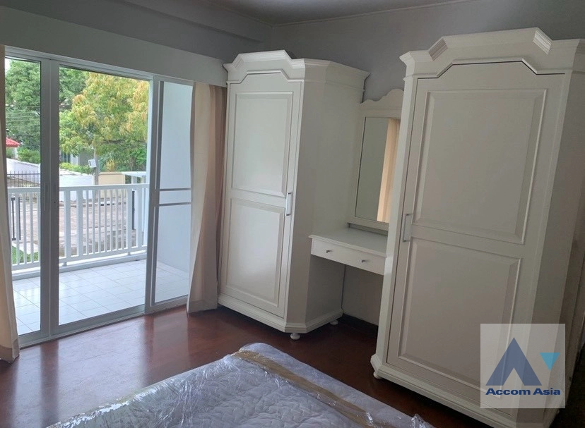 15  3 br House for rent and sale in Pattanakarn ,Bangkok BTS On Nut at Panya Pattanakarn Village AA26814