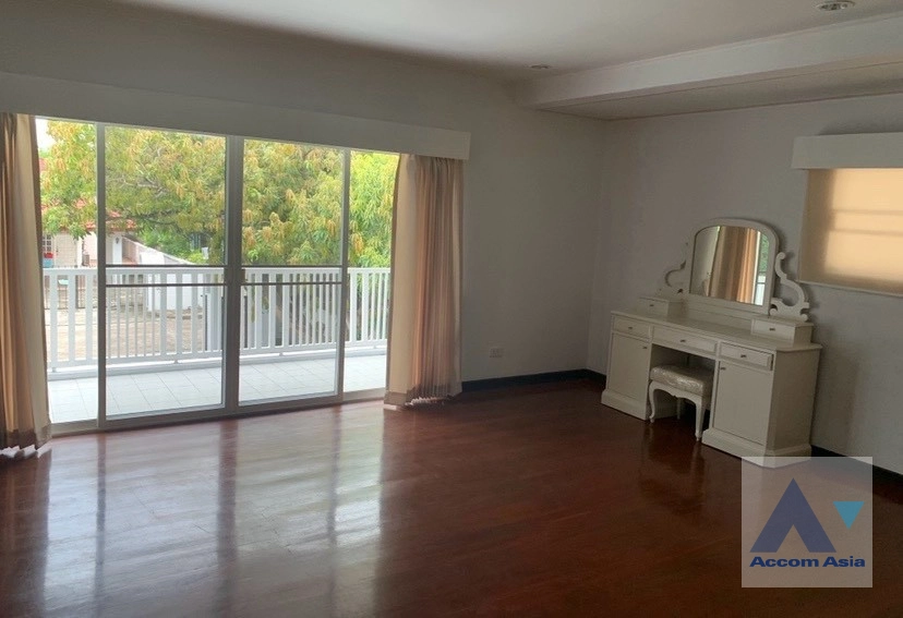 14  3 br House for rent and sale in Pattanakarn ,Bangkok BTS On Nut at Panya Pattanakarn Village AA26814