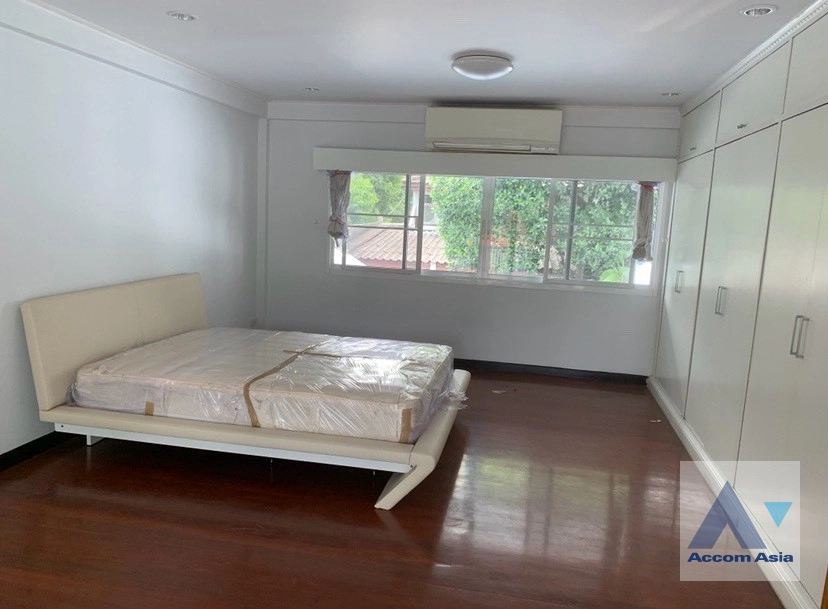 12  3 br House for rent and sale in Pattanakarn ,Bangkok BTS On Nut at Panya Pattanakarn Village AA26814