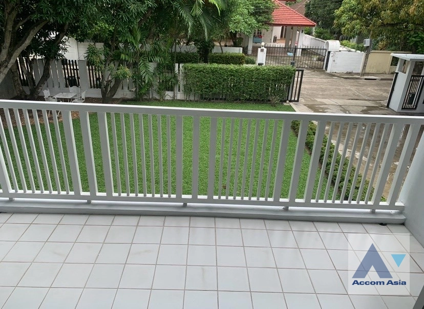 11  3 br House for rent and sale in Pattanakarn ,Bangkok BTS On Nut at Panya Pattanakarn Village AA26814