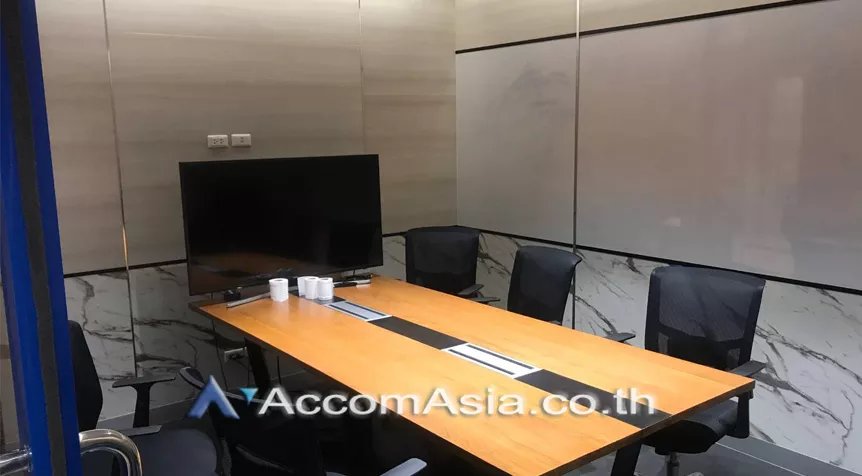 unit Office space For Rent in Ploenchit, Bangkok  near BTS Ploenchit (AA26826)