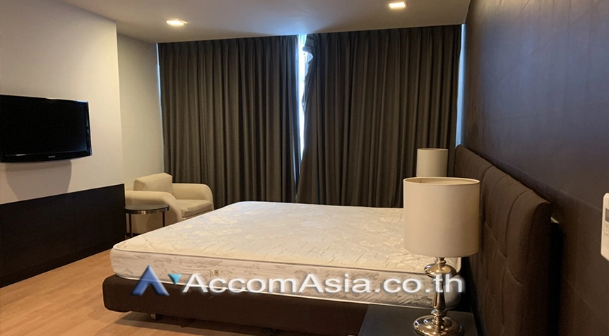 unit 3 Bedrooms  Condominium For Rent & Sale in Sukhumvit, Bangkok  near BTS Ekkamai (AA26832)