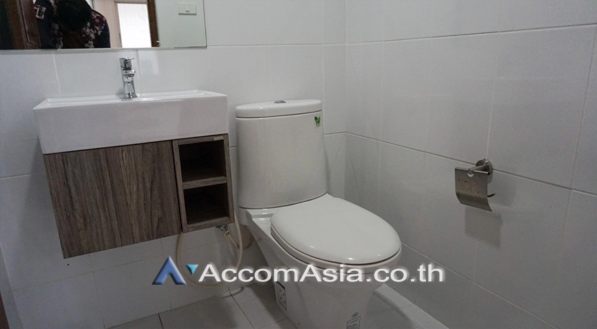 7  4 br Townhouse For Rent in Silom ,Bangkok BTS Sala Daeng AA26843