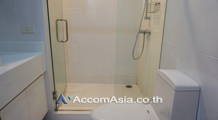 15  4 br Townhouse For Rent in Silom ,Bangkok BTS Sala Daeng AA26843