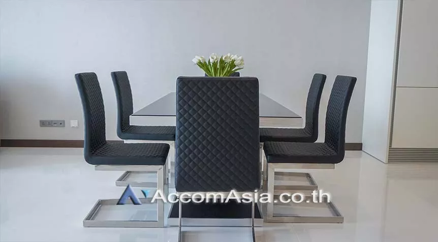 unit 3 Bedrooms  Condominium For Rent in Sukhumvit, Bangkok  near BTS Nana (AA26864)
