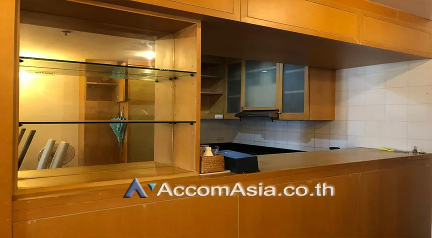  2 Bedrooms  Condominium For Sale in Sukhumvit, Bangkok  near BTS Nana (AA26870)