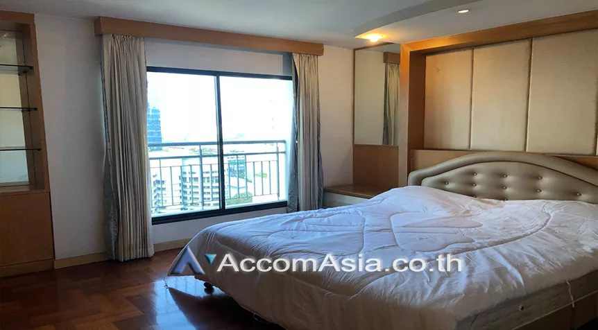 unit 2 Bedrooms  Condominium For Sale in Sukhumvit, Bangkok  near BTS Nana (AA26870)