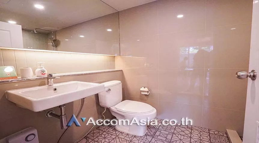 19  4 br Townhouse For Rent in sukhumvit ,Bangkok BTS Phrom Phong AA26874