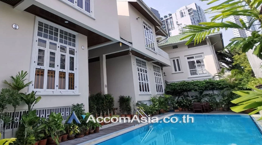 Home Office |  6 Bedrooms  House For Rent in Sukhumvit, Bangkok  near BTS Thong Lo (AA26887)