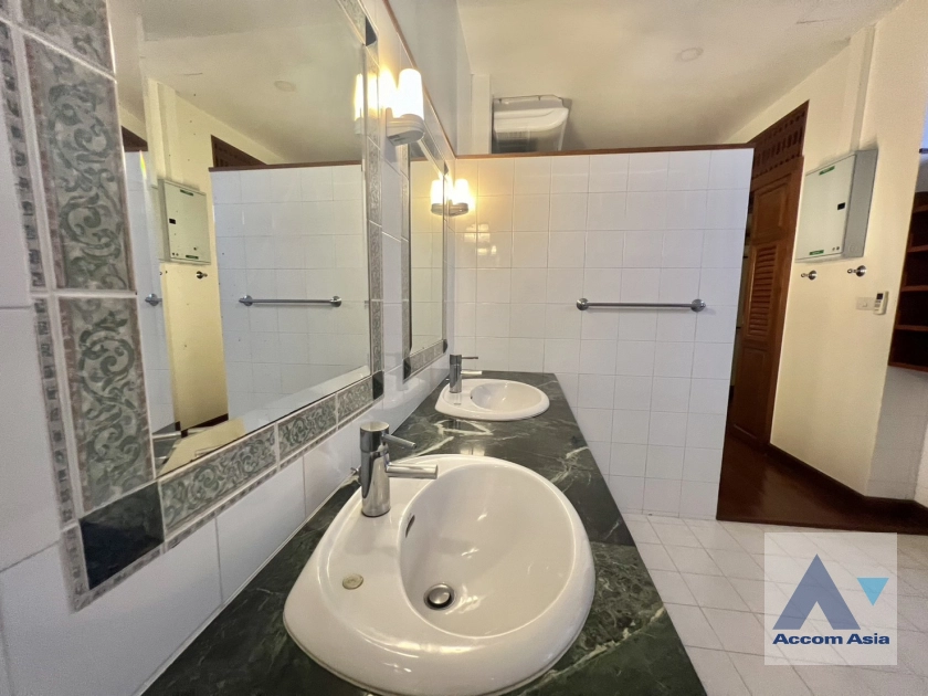 7  6 br House For Rent in Sukhumvit ,Bangkok BTS Thong Lo AA26887
