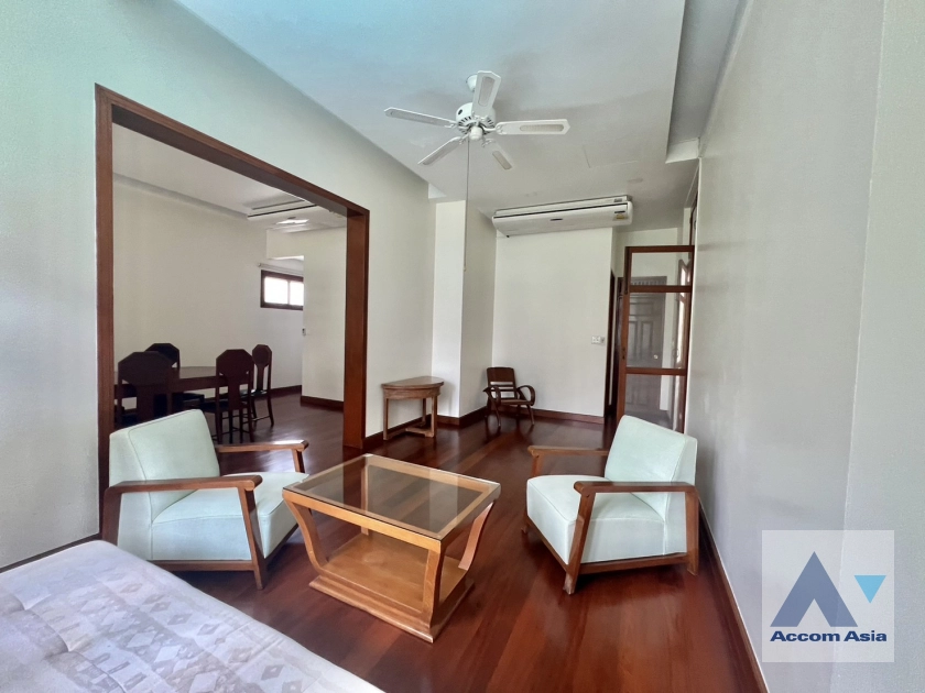  1  6 br House For Rent in Sukhumvit ,Bangkok BTS Thong Lo AA26887