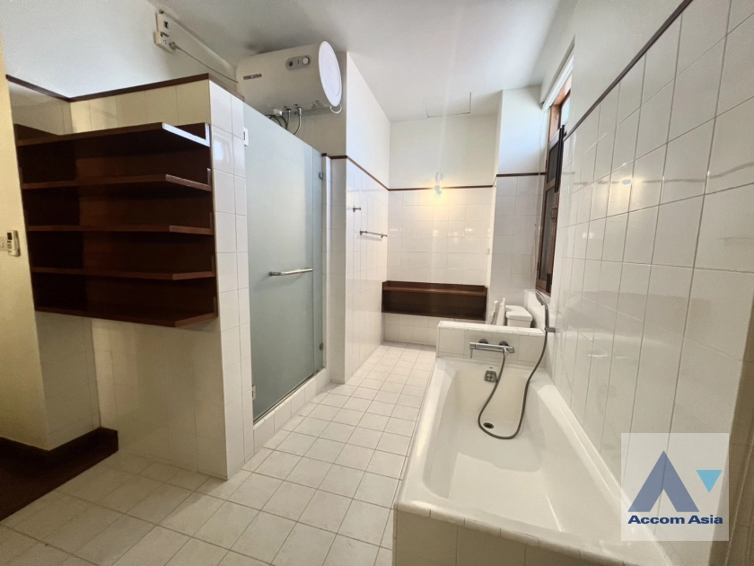 6  6 br House For Rent in Sukhumvit ,Bangkok BTS Thong Lo AA26887