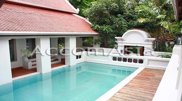 unit 3 Bedrooms  House For Rent in Sukhumvit, Bangkok  near BTS Phrom Phong (AA26916)
