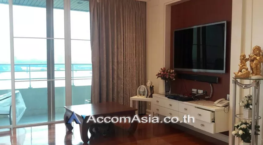 unit 3 Bedrooms  Condominium For Sale in Charoen Nakhon, Bangkok  near BTS Krung Thon Buri (AA26918)