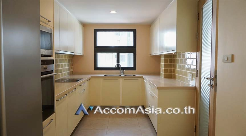 Duplex Condo, Penthouse |  3 Bedrooms  Apartment For Rent in Ploenchit, Bangkok  near BTS Chitlom (AA26922)
