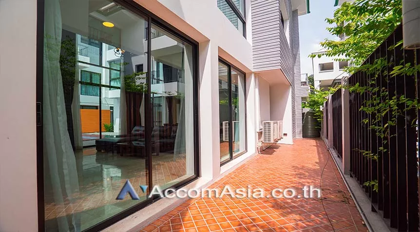 unitHome Office, Private Swimming Pool |  6 Bedrooms  House For Rent in Sukhumvit, Bangkok  near BTS Phrom Phong (AA26926)