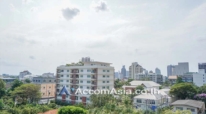  1  3 br Apartment For Rent in Sukhumvit ,Bangkok BTS Ekkamai at Ekkamai Family Apartment AA26936