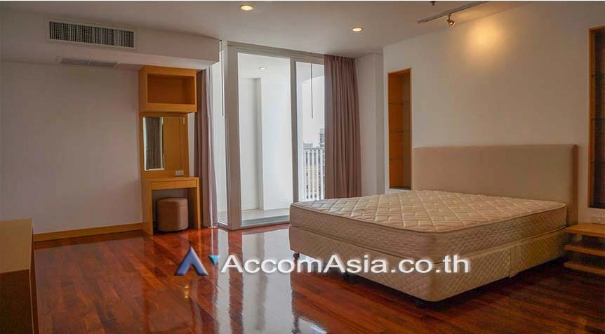 unitPet friendly |  3 Bedrooms  Apartment For Rent in Sukhumvit, Bangkok  near BTS Ekkamai (AA26936)