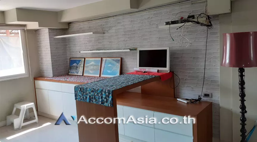 3 Bedrooms  Shophouse For Rent & Sale in Sathorn, Bangkok  (AA26937)