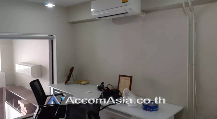 3 Bedrooms  Shophouse For Rent & Sale in Sathorn, Bangkok  (AA26937)