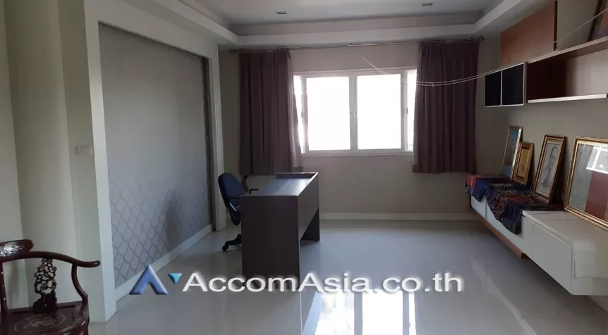 5  3 br Shophouse for rent and sale in sathorn ,Bangkok  AA26937
