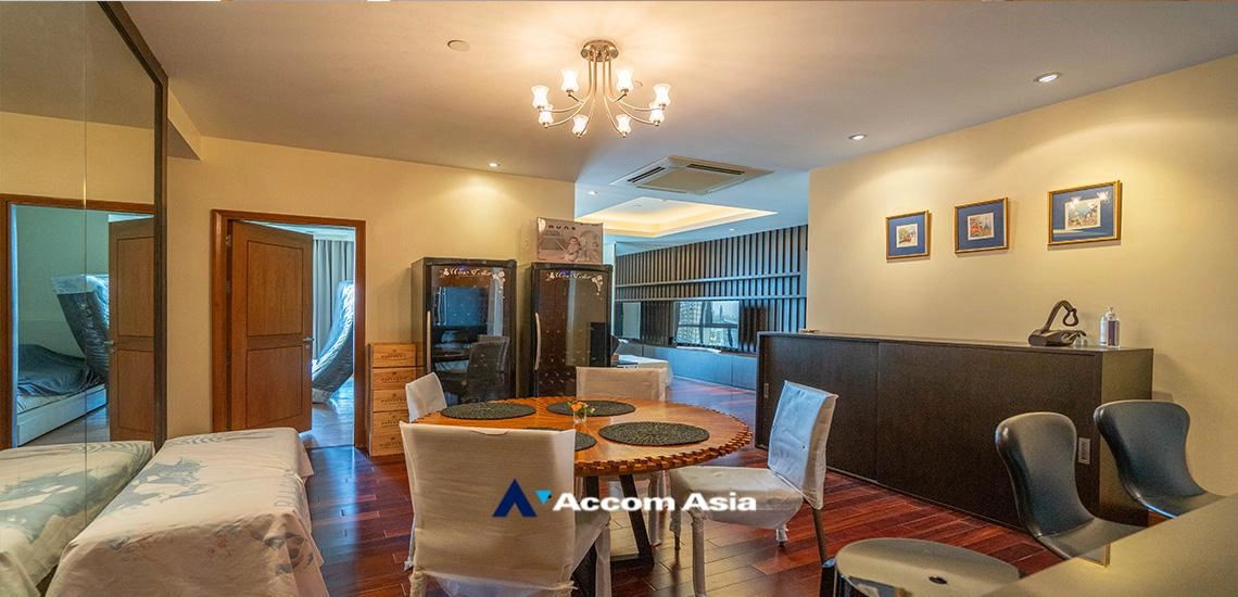 unit 2 Bedrooms  Condominium For Rent & Sale in Sathorn, Bangkok  near BTS Chong Nonsi (AA26941)