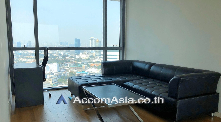 unit 3 Bedrooms  Condominium For Rent in Rama 3, Bangkok  near BRT Wat Dan (AA26945)