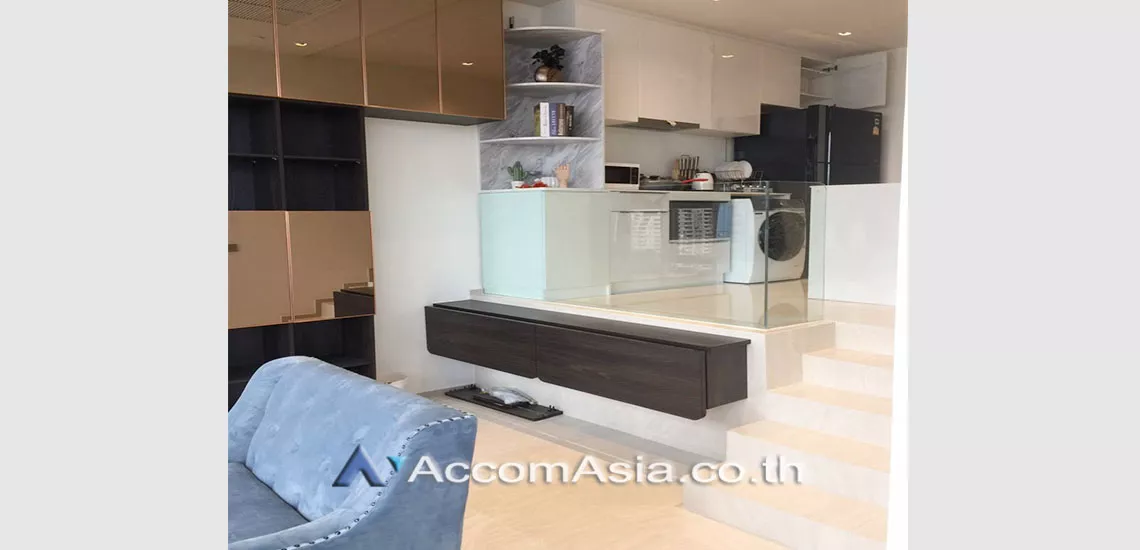  2 Bedrooms  Condominium For Rent in Silom, Bangkok  near BTS Chong Nonsi (AA26974)