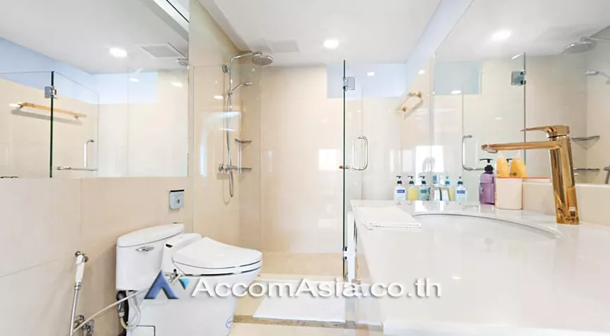 5  2 br Condominium For Rent in Silom ,Bangkok BTS Surasak at Nusa State Tower AA26978