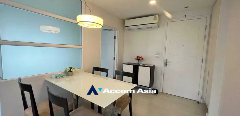 unit 2 Bedrooms  Condominium For Rent in Charoen Nakhon, Bangkok  near BTS Krung Thon Buri (AA26981)