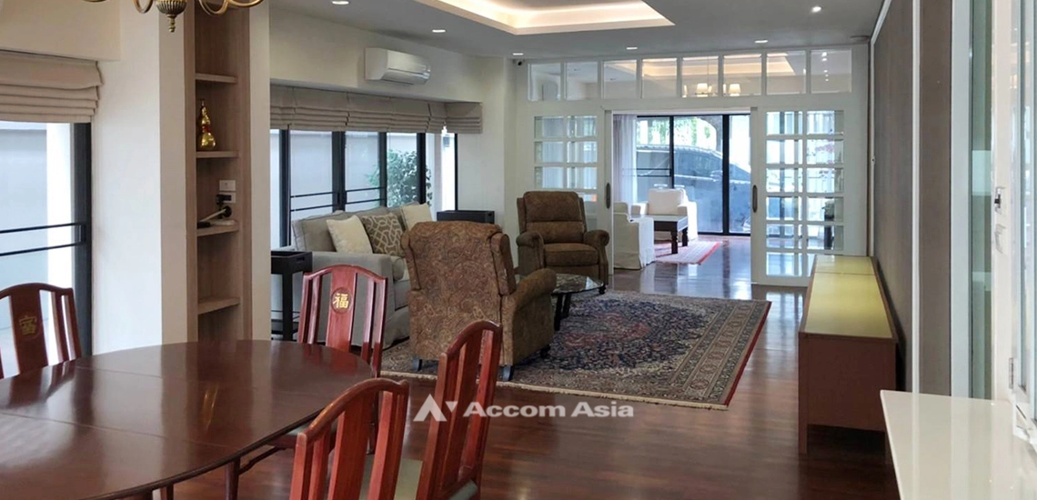 unitContemporary Warm-Tone Home with Garden View (AA26983)