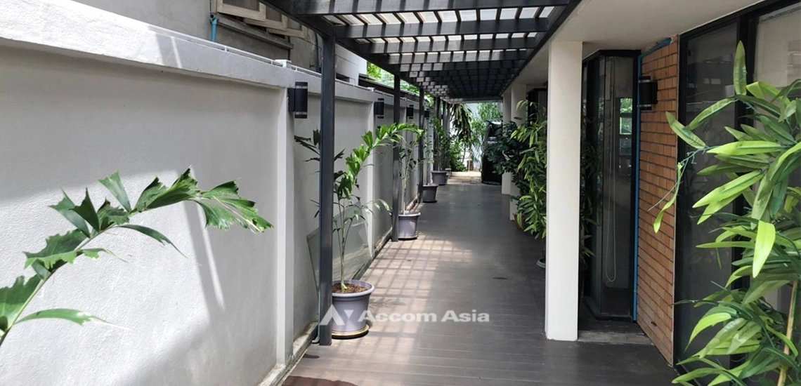 9  3 br House For Rent in Sukhumvit ,Bangkok BTS Thong Lo AA26983