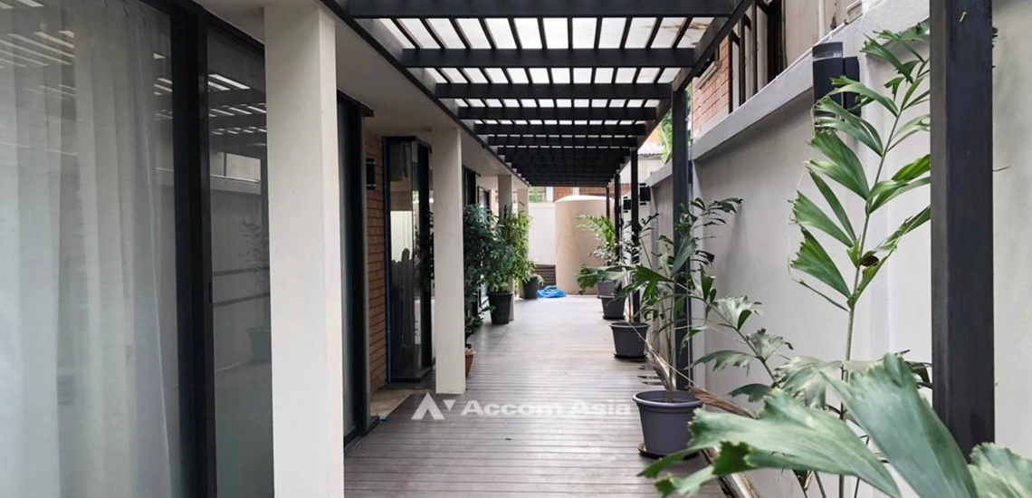 4  3 br House For Rent in Sukhumvit ,Bangkok BTS Thong Lo AA26983