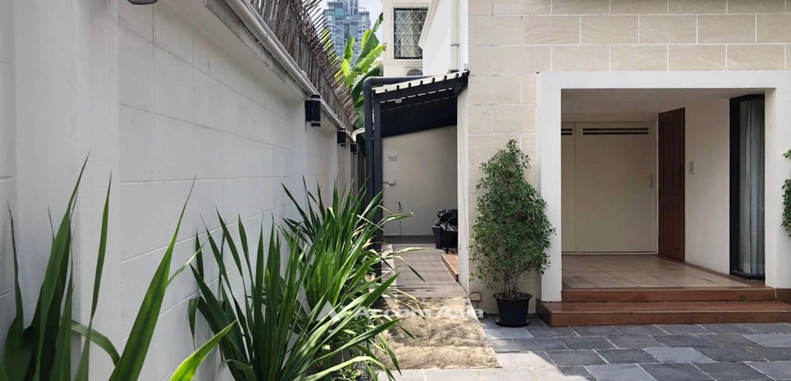 10  3 br House For Rent in Sukhumvit ,Bangkok BTS Thong Lo AA26983