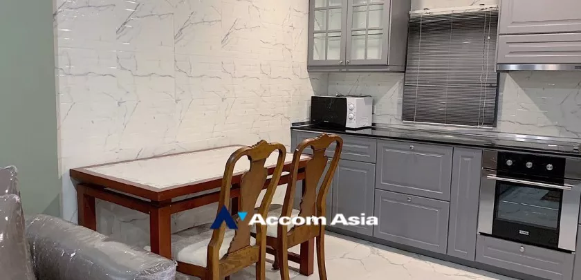  1 Bedroom  Condominium For Sale in Sukhumvit, Bangkok  near BTS Nana (AA26987)